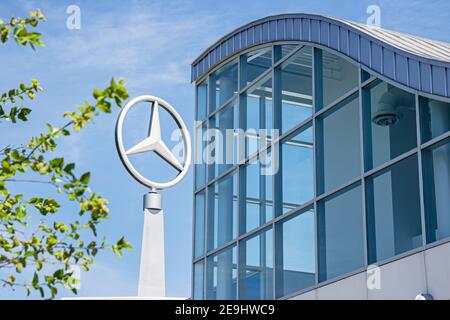 Alabama Vance Mercedes Benz production d'usine de fabrication de SUV, centre de visiteurs extérieur logo, voiture de luxe allemande Banque D'Images