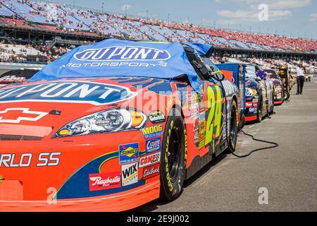 Alabama Talladega Superspeedway Aaron 499 NASCAR Nextel Cup Series, Pit Road stock cars sponsors, Banque D'Images