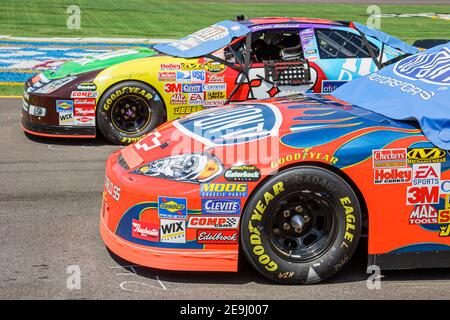Alabama Talladega Superspeedway Aaron 499 NASCAR Nextel Cup Series, Pit Road stock cars sponsors, Banque D'Images