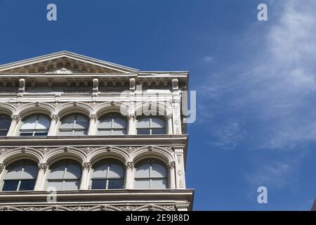 New York City, NY USA la plupart de ces façades en fonte de SoHo ont été construites au cours d'une période du milieu à la fin des années 1800. Banque D'Images