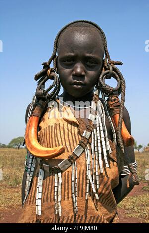 Mursi Tribe Girl Banque D'Images