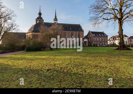 Kamp-Lintfort - vue sur l'abbaye de l'abbaye de Kamp, fondée en 1123 par Friedrich I, archevêque de Cologne, Rhénanie-du-Nord Westphalie, Allemagne, Banque D'Images