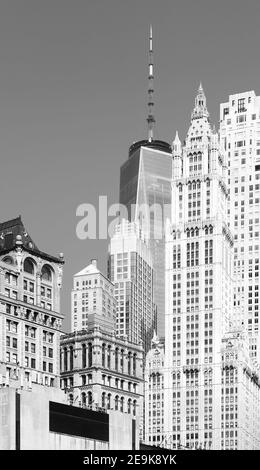 Photo en noir et blanc de l'architecture diversifiée de Manhattan, New York City, États-Unis. Banque D'Images
