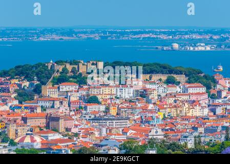 Château de Sao Jorge à Lisbonne du point de vue d'Amoreiras, Portugal Banque D'Images