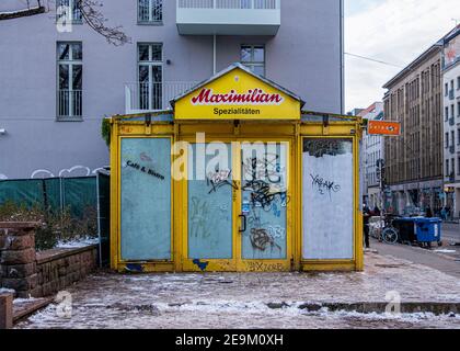 Le kiosque Maximilian à côté du parc Weinberg est maintenant fermé, Brunnenstrasse, Mitte, Berlin, Allemagne Banque D'Images