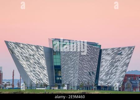 Royaume-uni, Irlande du Nord, Belfast, vue du Titanic Belfast museum Banque D'Images