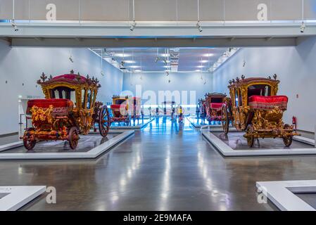 LISBONNE, PORTUGAL, 29 MAI 2019 : intérieur du musée national des autocars à Belem, Lisbonne, Portugal Banque D'Images