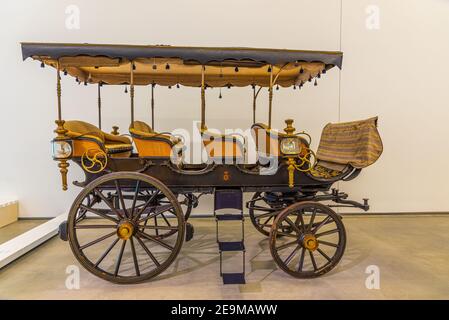 LISBONNE, PORTUGAL, 29 MAI 2019 : intérieur du musée national des autocars à Belem, Lisbonne, Portugal Banque D'Images