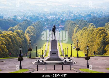 Royaume-Uni, Irlande du Nord, Belfast, Statue à l'extérieur des édifices du Parlement de Stormont Banque D'Images