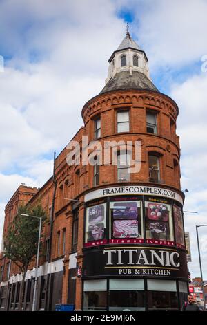 Royaume-Uni, Irlande du Nord, Belfast, Titanic pub et cuisine Banque D'Images