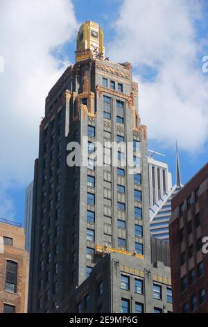 CHICAGO, Etats-Unis - 27 JUIN 2013 : Carbide & Carbon Building à Chicago, Etats-Unis. Le point de repère de style Art déco est situé sur Michigan Avenue. Banque D'Images