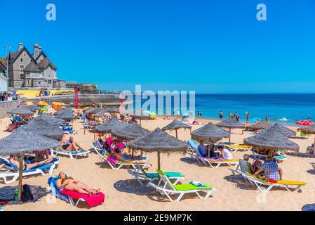 CASCAIS, PORTUGAL, 31 MAI 2019 : Palais des duques de palmela, vue derrière la plage de Duquesa à Cascais, Portugal Banque D'Images