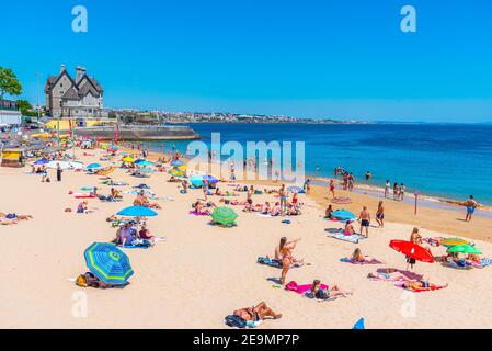 CASCAIS, PORTUGAL, 31 MAI 2019 : Palais des duques de palmela, vue derrière la plage de Duquesa à Cascais, Portugal Banque D'Images