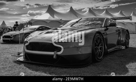 Aston Martin Vantage GT3 Racing car en démonstration au Cours d’élégance tenue au Palais de Blenheim le 26 septembre 2020 Banque D'Images