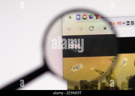 Los Angeles, Etats-Unis - 1 février 2021 : page du site Web de ABC American Broadcasting Company. ABC.com logo sur l'écran, illustration Editorial Banque D'Images