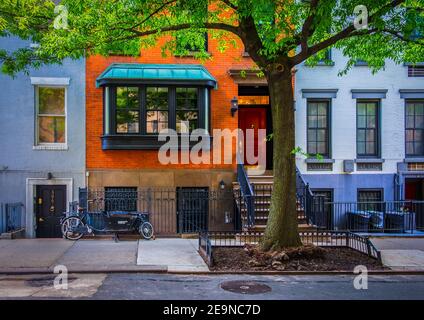 New York City, États-Unis, mai 2019, vue sur le rez-de-chaussée de certains bâtiments du quartier de Chelsea Banque D'Images