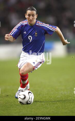 Marinette Pichon en France lors du match de qualification européen féminin pour la coupe du monde de la Chine 2007, à Rennes, France, le 30 septembre 2006. La correspondance s'est terminée par un tirage de 1-1. Photo de Christian Liewig/ABACAPRESS.COM Banque D'Images