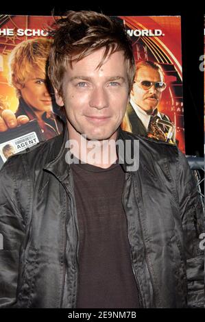 Ewan McGregor arrive à la première de « Alex Rider: Operation Stormbreaker » au musée Intrepid Sea Air and Space Museum à New York City, NY, États-Unis, le 4 octobre 2006. Photo de David Miller/ABACAPRESS.COM Banque D'Images