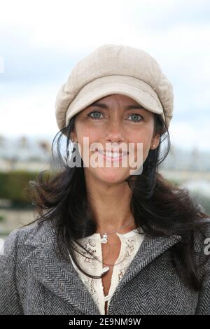 L'actrice Cristiana Reali arrive à la présentation de la collection prêt-à-porter du printemps-été 2007 de Céline à Paris, en France, le 5 octobre 2006. Photo de Denis Guignebourg/ABACAPRESS.COM Banque D'Images