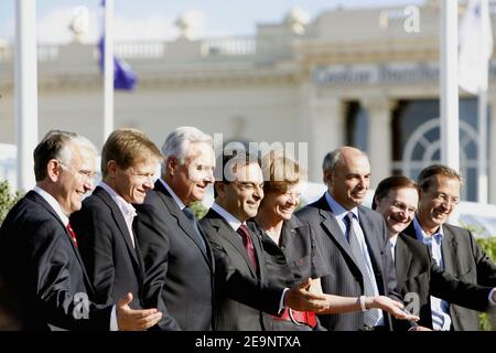 (de l à r-) Samuel di Plazza, (Pricewaterhouse), Charles Henri Filippi, Bernard Fornas (cartier), Carlos Ghosn( Renault-Nissan), Aude Zieseniss de Thuin, Jean-Paul Bailly (la poste), Pierre Nanterme (Accenture), Olivier Marchal (partenaire) lors du second forum des femmes de Deauville, le 7 octobre 2006. Les participants de tous les horizons différents se rencontrent pour un vaste debat de réflexions sur le monde politique et économique. Photo de Bernard Bisson/ABACAPRESS.COM Banque D'Images