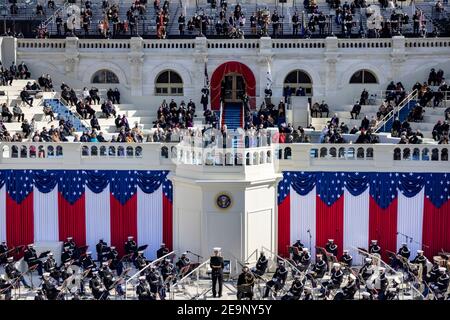 Le président américain Joe Biden prononce son discours inaugural lors de la 59e cérémonie d'inauguration présidentielle au Capitole des États-Unis le 20 janvier 2021 à Washington, DC. Banque D'Images