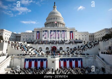 Le président américain Joe Biden prononce son discours inaugural lors de la 59e cérémonie d'inauguration présidentielle au Capitole des États-Unis le 20 janvier 2021 à Washington, DC. Banque D'Images