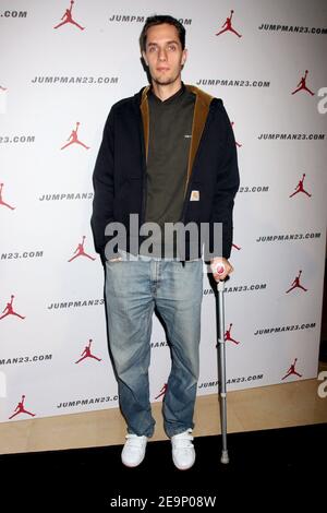 La chanteuse française Fabien Marsaud aka 'Grand corps Malade' assiste au dîner en honneur de Michael Jordan qui s'est tenu au restaurant 'Maison Blanche' à Paris, en France. 18 octobre 2006. Photo de Mehdi Taamallah/ABACAPRESS.COM Banque D'Images