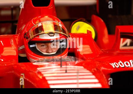 Le chauffeur allemand Michael Schumacher attend dans sa voiture dans les stands de l'hippodrome d'Interlagos près de Sao Paulo Brésil le 20 octobre 2006. Le Grand Prix de F1 du Brésil aura lieu le dimanche 22 octobre. Photo de Christophe Guibbbaud/Cameleon/ABACAPRESS.COM Banque D'Images