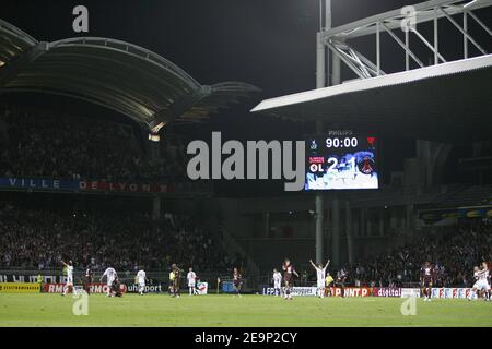 Ambiance pendant le match coupe de la Ligue, Olympique Lyonnais contre Paris Saint-Germain au stade Gerland de Lyon, France, le 25 octobre 2006. Lyon a gagné 2-1. Photo de Christian Liewig/ABACAPRESS.COM Banque D'Images