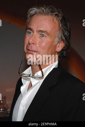 Le comédien Franck Dubosc pose pour des photos lors de la cérémonie des Grands Prix Sacem 2006 qui s'est tenue au siège de Sacem à Neuilly-sur-Seine, près de Paris, en France, le 7 décembre 2006. Photo de Nicolas Khayat/ABACAPRESS.COM Banque D'Images