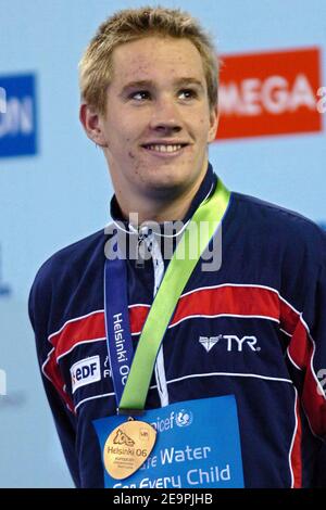 Sébastien Rouault en France remporte la médaille de bronze sur le freestyle de 1500 mètres masculin lors des championnats européens de natation en court parcours à Helsinki, en Finlande, le 9 décembre 2006. Photo de Nicolas Gouhier/Cameleon/ABACAPRESS.COM Banque D'Images