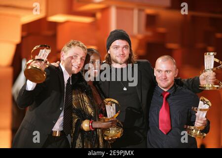 Max Riemelt, Fatou n'diaye, Ronald Zehrfeld et Radu Muntean lors de la cérémonie de clôture du 6ème Festival International du film de Marrakech, au Maroc, le 9 décembre 2006. Photo de Thierry Orban/ABACAPRESS.COM Banque D'Images