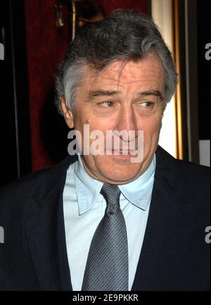 Le producteur et directeur Robert de Niro assiste à la première de 'The Good Shepherd', qui s'est tenue au théâtre Ziegfeld à New York, aux États-Unis, le lundi 11 décembre 2006. Photo de David Miller/ABACAPRESS.COM Banque D'Images