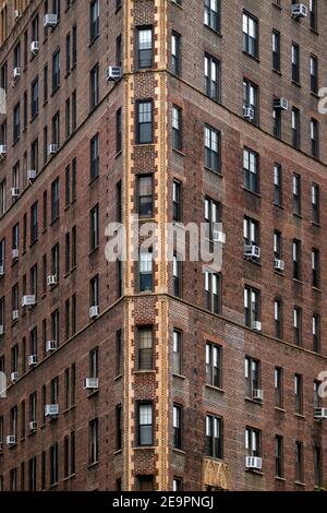 Appartements climatiseurs dans le bâtiment Brooklyn NYC Banque D'Images