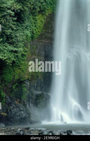 Git Git Waterfalls - Bali - Indonésie 1990 (Photo sur film photographique) Banque D'Images