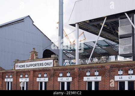 Réaménagement Construction de Craven Cottage (Fulham Football Club), stand Riverside, Stevenage Rd, Fulham, Londres 6 HH Banque D'Images