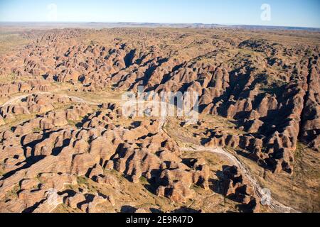 Le parc national de Purnululu contenant la gamme de rochers sculptés en grès des Bungle Bungle, à l'extrême nord de l'Australie occidentale Banque D'Images