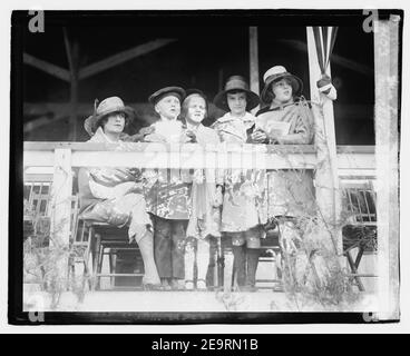 Mme Louise Cromwell Brooks, Walter Brown, Ann Chilton, Francesca Moore, Louise Brooks Banque D'Images