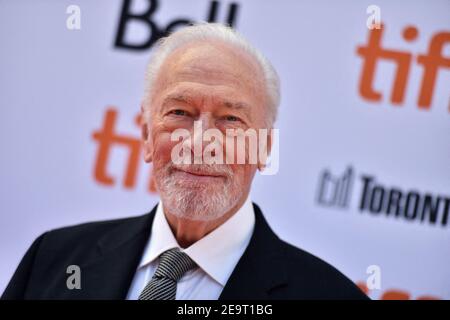 6 février 2021. DOSSIER : Christopher Plummer Dies à 91. Photo du dossier en date du 07 septembre 2019 de Christopher Plummer participe à la première « Knives Out » lors du Festival international du film de Toronto 2019 au Princess of Wales Theatre à Toronto, au Canada. Christopher Plummer, qui a joué dans le son de la musique, a gagné un Oscar pour les débutants et a été nominé pour tout l'argent dans le monde et la dernière station, est mort, à 91 ans, paisiblement aujourd'hui à son domicile dans le Connecticut, a confirmé sa famille. Credit: Abaca Press/Alay Live News Banque D'Images