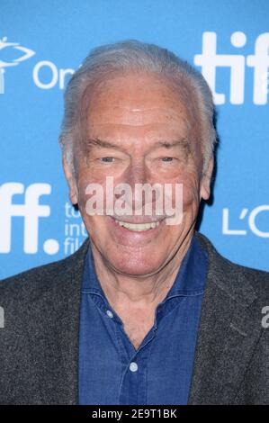 6 février 2021. DOSSIER : Christopher Plummer Dies à 91. Photo du dossier en date du 12 septembre 2014 de Christopher Plummer participe à la séance photo de Forger au Festival international du film de Toronto de 2014 à Toronto, au Canada. Christopher Plummer, qui a joué dans le son de la musique, a gagné un Oscar pour les débutants et a été nominé pour tout l'argent dans le monde et la dernière station, est mort, à 91 ans, paisiblement aujourd'hui à son domicile dans le Connecticut, a confirmé sa famille. Credit: Abaca Press/Alay Live News Banque D'Images