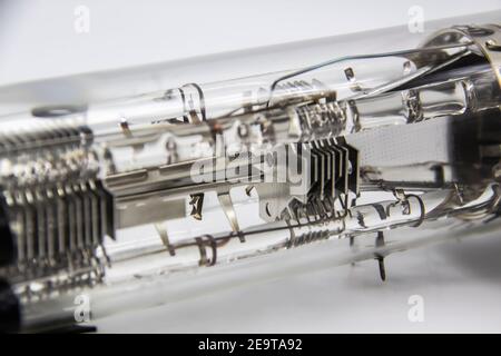 Une partie du tube de l'oscilloscope est destinée à l'enregistrement de processus électriques d'observations visuelles dans divers appareils électroniques radio pour la spécia Banque D'Images