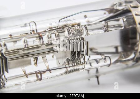 Une partie du tube de l'oscilloscope est destinée à l'enregistrement de processus électriques d'observations visuelles dans divers appareils électroniques radio pour la spécia Banque D'Images