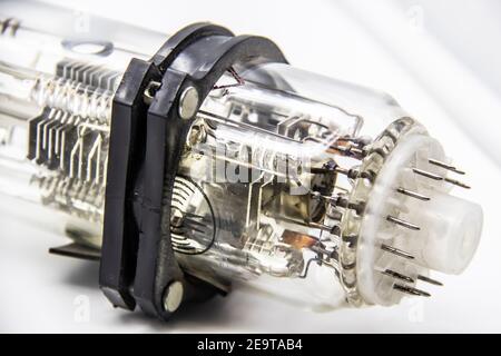 Une partie du tube de l'oscilloscope est destinée à l'enregistrement de processus électriques d'observations visuelles dans divers appareils électroniques radio pour la spécia Banque D'Images