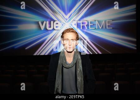 Tom Hiddleston au vue Cinema Extreme assis dans des lunettes 3D Banque D'Images