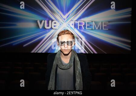 Tom Hiddleston au vue Cinema Extreme assis dans des lunettes 3D Banque D'Images