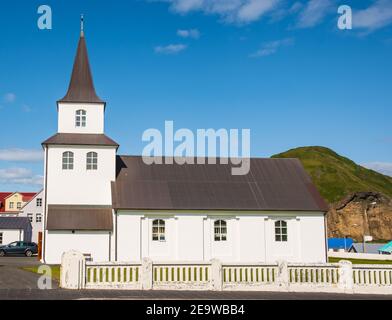 Église Landakirkja sur l'île de Heimaey à Vestmannaeyjar au sud Islande Banque D'Images