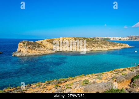 Vue sur le lagon bleu de l'île Comino, à Malte Banque D'Images
