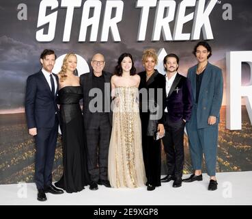 Patrick Stewart, Jeri Ryan, Jonathan Del Arco, Evan Evagora, Michelle Hurd. Acteurs de gauche, Harry Treadaway, ISA Briones à la première de 'Star Trek: Picard', Londres, Royaume-Uni 15 janvier 2020 Banque D'Images