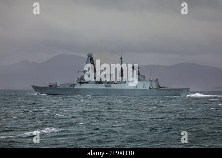 Un destroyer britannique de défense aérienne de type 45 HMS Defender Banque D'Images