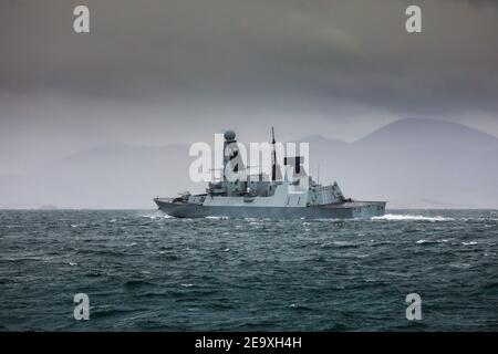 Un destroyer britannique de défense aérienne de type 45 HMS Defender Banque D'Images